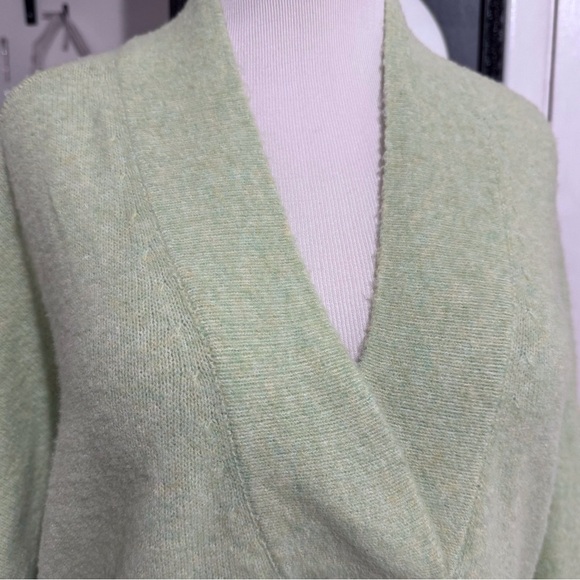Anthropologie V-Neck Oversized Dolman Sleeve Sweater in Avocado Green Size Small - Picture 5 of 11